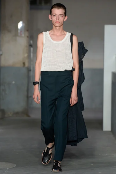 Look 30